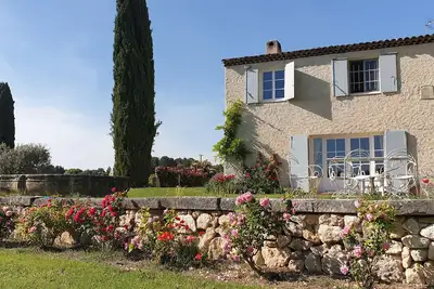 Image de Maison de campagne familiale avec piscine en pleine nature. Animaux acceptés.