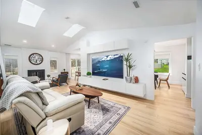 Tranquil Light-Filled Retreat 3br Ranch