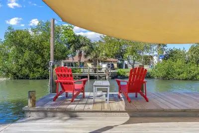 Image de Canal-Front Escape w/ Gazebo, Kayaks & Game Room