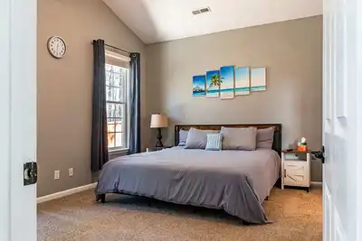 Image de 3br Retreat With Fenced Backyard And Near Beaches