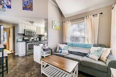 Image de Tiny Home with Mountain Views, Bbq & Family Perks!