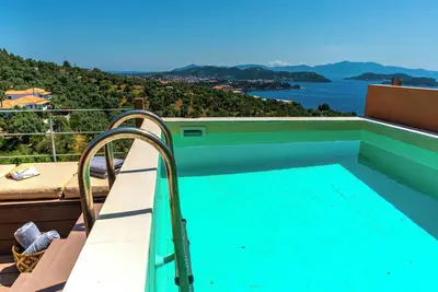 Image de Villa Kallisto avec piscine privée et vue imprenable sur la mer