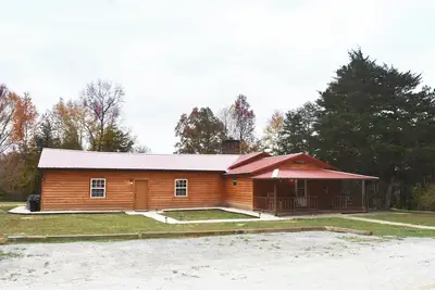 Image de Charming 3-bedroom rustic cabin with WiFi in wonderful Williamsburg