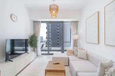 Image de Contemporary 2-Bedroom Apartment in Silverene