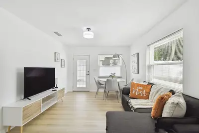 Image de Fantastic South Tampa Gem 2br/1bt Apt, Fenced Yard