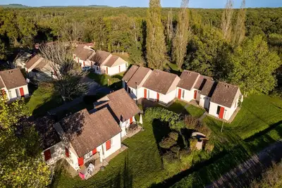Image de Gîte à Semur-en-Auxois au cœur de la forêt