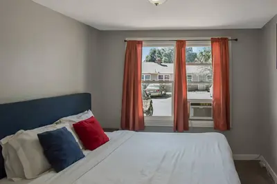 Image de Great Updated King Bed Near Denver Fun/Sports/Music