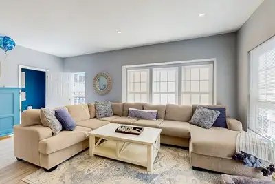 Image de Creekside townhouse with patio, grill & community pool - pet friendly