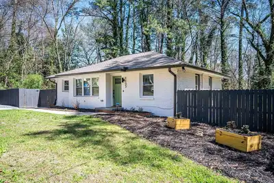 Image de Modern 5br Near West Midtown+Fire Pit+Pet Friendly