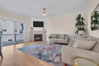 Image de 1 Block to Beach with Linens + Towels and Coffee Included