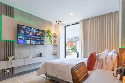 Image de Rm 1005 | High-Rise Studio | Balcony | Pool | Gym