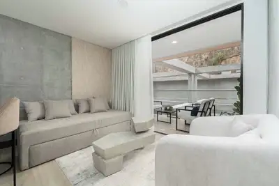 Rm 208 | Gorgeous 1-Bed | Parking | Pool | Sauna