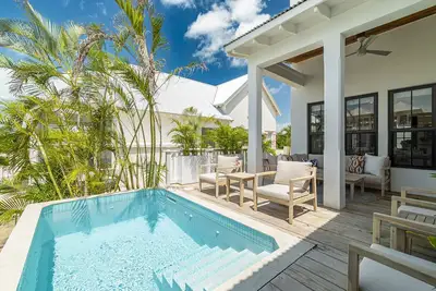 Image de Crimson Sunset Serenity + Pool Club at Mahogany Bay