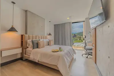 Image de Rm 602 | Deluxe Studio | Balcony | Pool | Near Fun