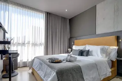 Image de Rm 801 | High-Rise Perfection | Pool | Gym | View