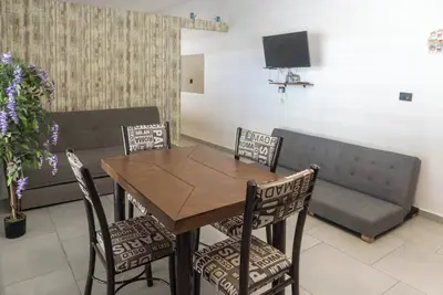 Image de Cozy loft with pool just 4 blocks way from beach