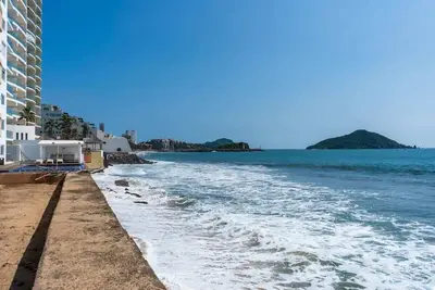 Image de Beachfront apartment with pool in Cerritos