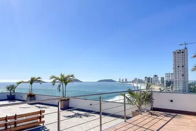 Image de Apartment for 8 behind el malecon with a pool