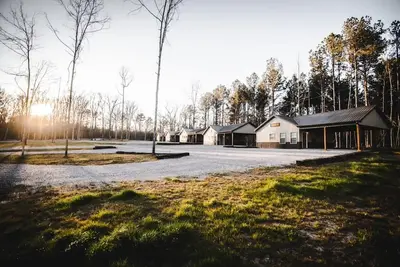 Image de Cabins Of Lay Lake at Beeswax Cabin #1