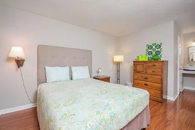 Image de Private condo close to Atlanta, Stone Mountn, Emory with WiFi, Ac in cool Tucker