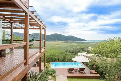 Image de Enjoy beaches, heated pool, bathtub with comfort on your vacation.