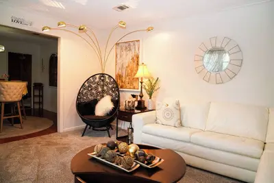 Image de Discover Your Cozy Comfort in Historic Downtown Milton, Florida & River Walk