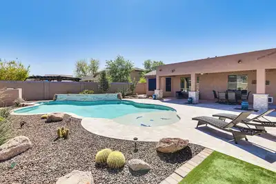 Image de Desert Outdoor Oasis: Cave Creek Family Home!