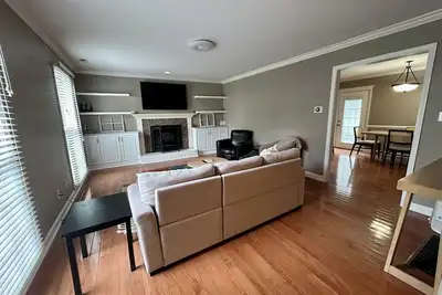 Image de Cozy Home in East Louisville!