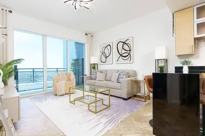 Image de Beautiful Condo With Stunning Bay & City Views