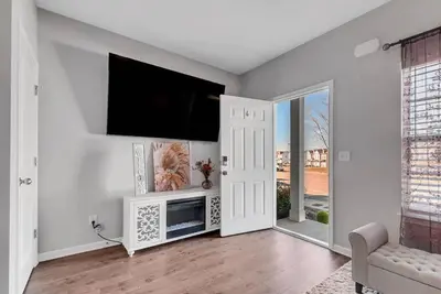 Image de Premier Townhome Close to Columbia\/Spring Hill\/Gm\/Ultium Cells-Sleeps 6\/WiFi\/Bbq