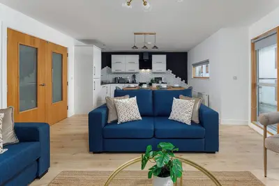 Image de Flatzy - Prime City Apartment with Ping Pong Table
