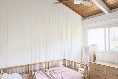 Image de Beach view 3-bedroom house with WiFi, Ac, Deck & Yard, beach access