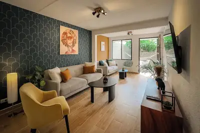 Image de [New! ] Renovated house in Santa Elena - near the Us embassy!