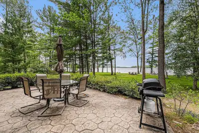 Image de 🚣 Relax & Explore | Waterfront Crawford Lake Cottage - 4878