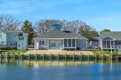 Image de Mulligan Home - Waterfront w/ boat dock & community pools!