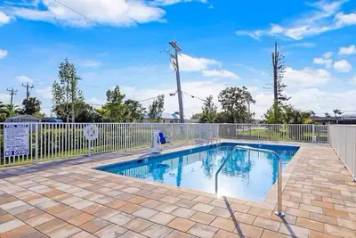 Image de Gulf Access with Boat Slip, Heated Saltwater Pool, Dog-Friendly-Bacino Vista #306 - Roelens
