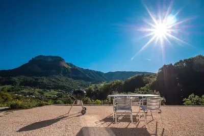 Image de Maison de vacances 'Le Rovet' avec vue sur les montagnes, terrasse privée et Wi-Fi