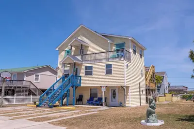 Image de 5 Bedrooms, Private Pool, Pet Friendly, Ocean Views & Easy Beach Access!