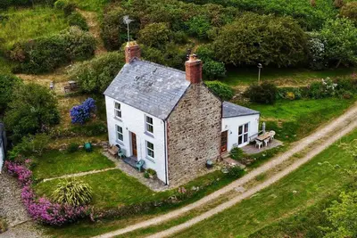 Image de Cwmtawel, Holiday Cottage Ceibwr Bay, Sleeps 4, 3 bedrooms, bathrooms