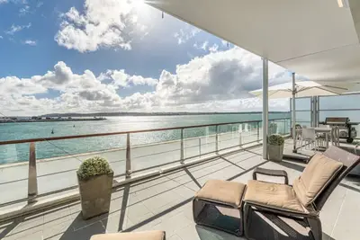 Image de Waterfront Escape, Princes Wharf with Carpark