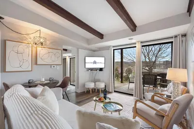 Image de Condo w Free Daily Tickets-Cmty Outdoor Pool-Free Attraction Tickets-PickleBall Court