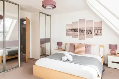 Image de Luxe Stays-Sleeps 9-Hot Tub-Pool