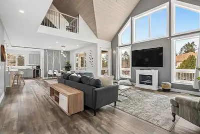Image de Radiant Retreat | New Listing! Intro Price 20% Off