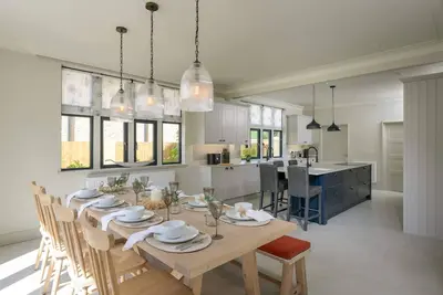 Image de Luxurious House, Lodge & Garden, Private Parking