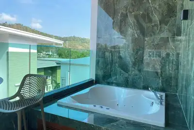 Image de Luxurious 5-bedroom villa with WiFi, Ac in soothing Rassada