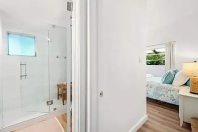 Image de Coconut Cottage in the Grove-Purple Cottage