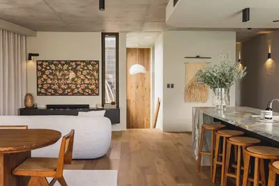 Image de Nacre - curated, layered luxury. Steps to the Beach