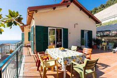 Image de Magnifique maison de vacances pour 7 personnes avec piscine privée, Wifi, Tv, terrasse et parking