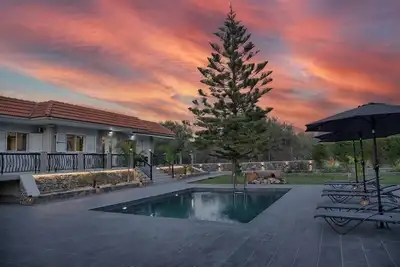 S&T  Villa