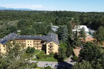 Image de Como Lake Milan Dream Apartment - 5 minutes from the highway, surrounded by greenery